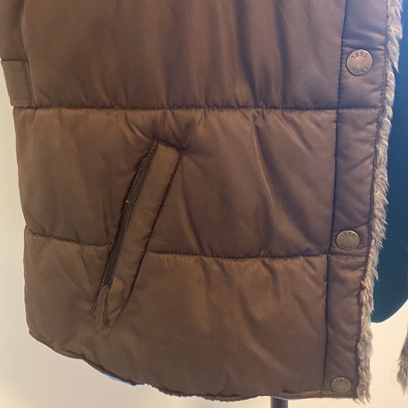 XL brown vest with faux fur neckline and adjustable waist option - Picture 3 of 7